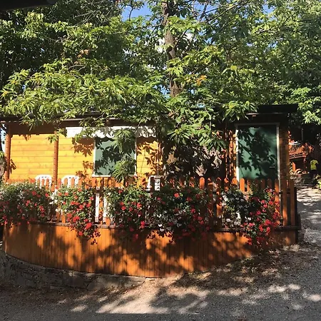Glamping Villaggio Parco Dei Castagni 4 Stelle 4*