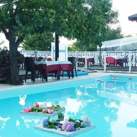 Glamping Villaggio Parco Dei Castagni 4 Stelle Campsite