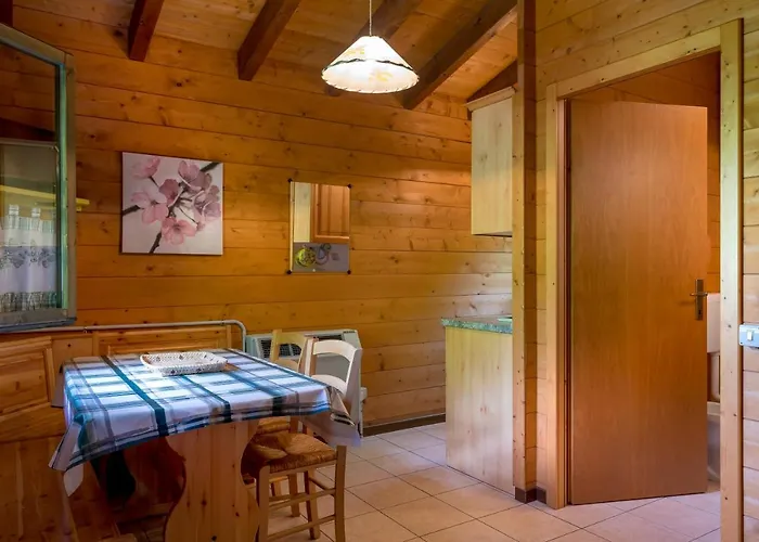 Glamping Villaggio Parco Dei Castagni 4 Stelle Campsite
