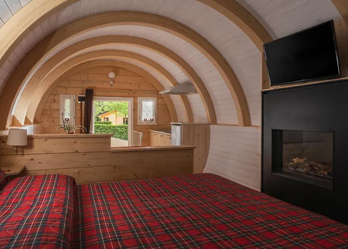 Glamping Villaggio Parco Dei Castagni 4 Stelle Campsite 4*