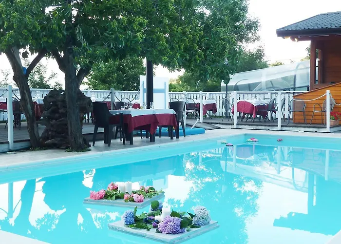 Glamping Villaggio Parco Dei Castagni 4 Stelle Campsite