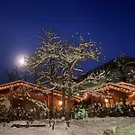 Glamping Villaggio Parco Dei Castagni 4 Stelle 4*