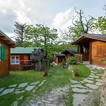Glamping Villaggio Parco Dei Castagni 4 Stelle Kemping 4*