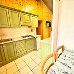 Camping Glamping Villaggio Parco Dei Castagni 4 Stelle 4*