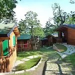 Camping Glamping Villaggio Parco Dei Castagni 4 Stelle Montecreto