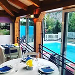 Glamping Villaggio Parco Dei Castagni 4 Stelle 4*