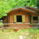 Camping Glamping Villaggio Parco Dei Castagni 4 Stelle