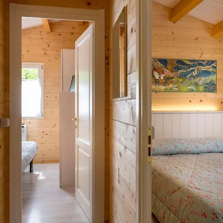 Parque de Campismo Glamping Villaggio Parco Dei Castagni 4 Stelle