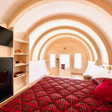 Parque de Campismo Glamping Villaggio Parco Dei Castagni 4 Stelle 4*