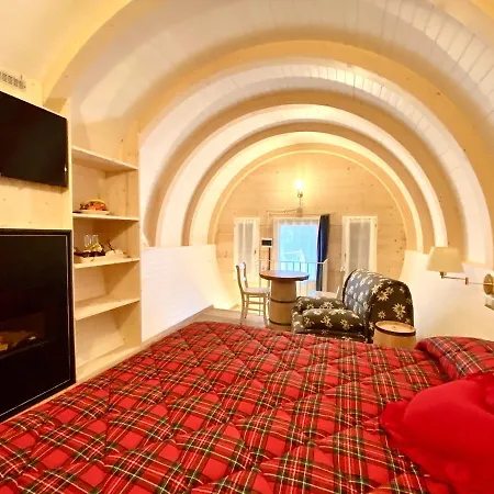 Camping Glamping Villaggio Parco Dei Castagni 4 Stelle 4*