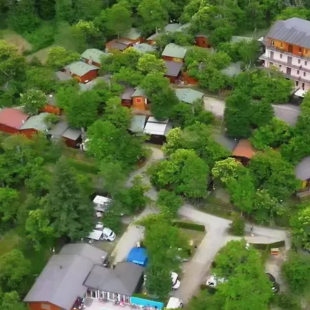 Parque de Campismo Glamping Villaggio Parco Dei Castagni 4 Stelle Montecreto