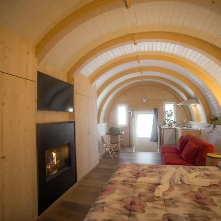 Parque de Campismo Glamping Villaggio Parco Dei Castagni 4 Stelle Montecreto