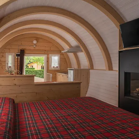 Glamping Villaggio Parco Dei Castagni 4 Stelle Parque de Campismo 4*