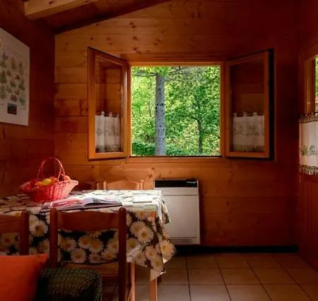 Parque de Campismo Glamping Villaggio Parco Dei Castagni 4 Stelle