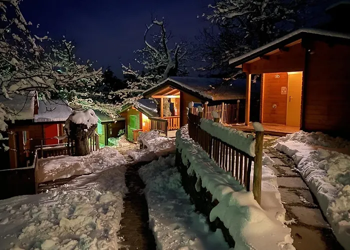 Кемпинг Glamping Villaggio Parco Dei Castagni 4 Stelle Монтекрето