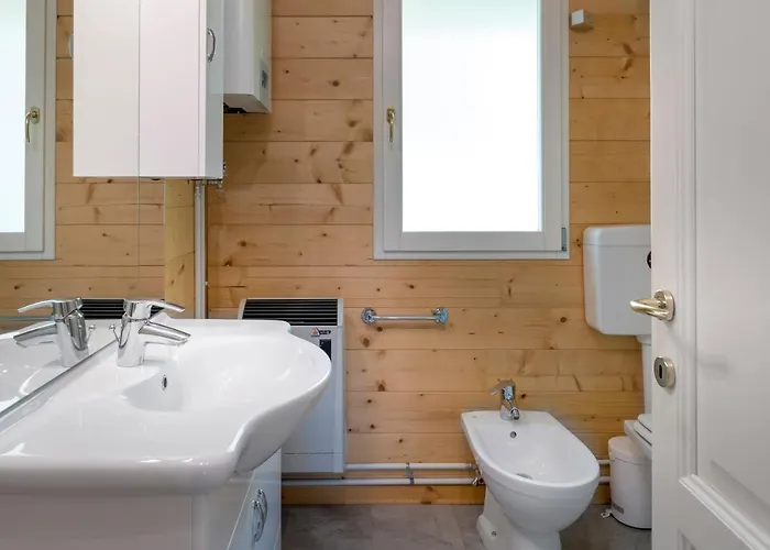 Glamping Villaggio Parco Dei Castagni 4 Stelle Монтекрето