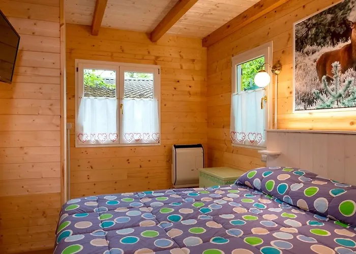 Кемпинг Glamping Villaggio Parco Dei Castagni 4 Stelle 4*