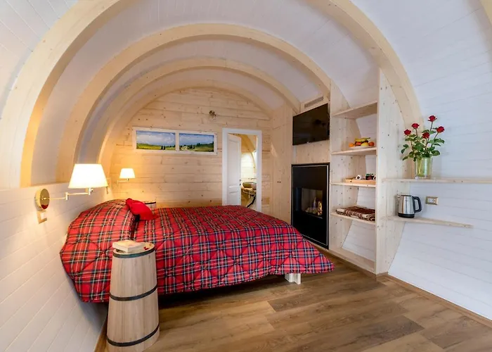 Glamping Villaggio Parco Dei Castagni 4 Stelle キャンプ場 モンテクレート