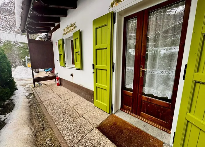 Кемпинг Glamping Villaggio Parco Dei Castagni 4 Stelle Монтекрето