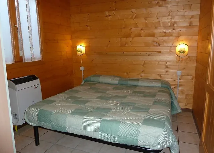 Glamping Villaggio Parco Dei Castagni 4 Stelle Монтекрето