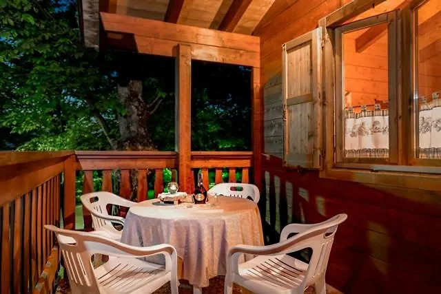 Kamp alanı Glamping Villaggio Parco Dei Castagni 4 Stelle Montecreto