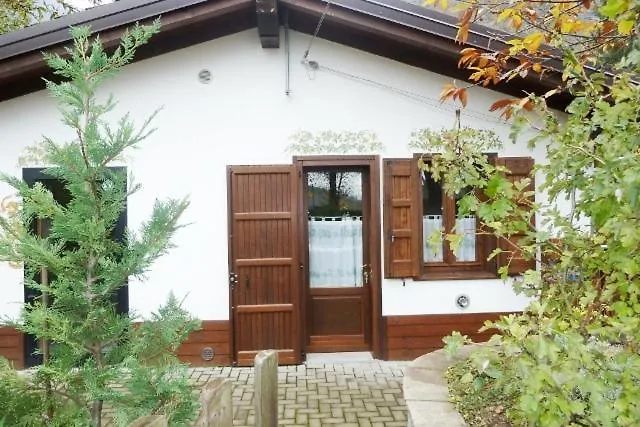 Glamping Villaggio Parco Dei Castagni 4 Stelle 4* Монтекрето